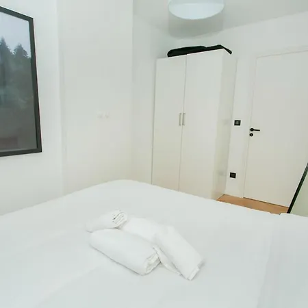 Haussmann - 2br Near Champs-elysees - Vacation Apartment Paris